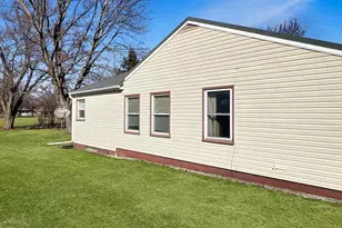 506 E 2nd St N, Truman, MN 56088 - Photo 3