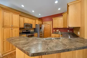 10106 Chestnut Cir N, Brooklyn Park, MN 55443 - Photo 5