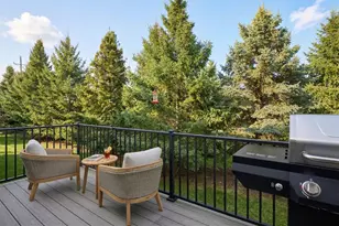 10106 Chestnut Cir N, Brooklyn Park, MN 55443 - Photo 3