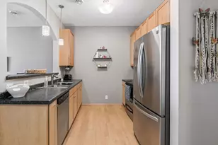 512 W 84th St, Bloomington, MN 55420 - Photo 7