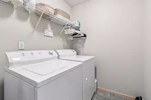 512 W 84th St, Bloomington, MN 55420 - Photo 17