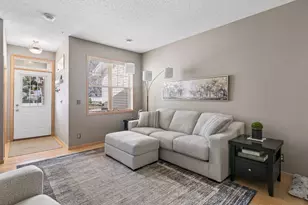 512 W 84th St, Bloomington, MN 55420 - Photo 3