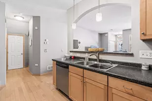 512 W 84th St, Bloomington, MN 55420 - Photo 9