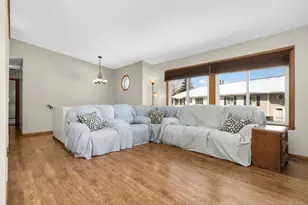 4465 Clover Ln, Eagan, MN 55122 - Photo 3