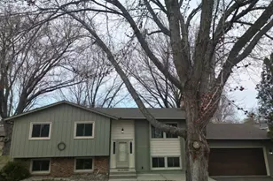 242 Stephen Ct, Chaska, MN 55318 - Photo 1