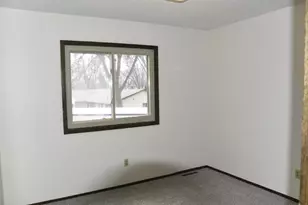 242 Stephen Ct, Chaska, MN 55318 - Photo 11