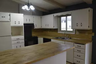 242 Stephen Ct, Chaska, MN 55318 - Photo 3