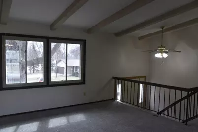 242 Stephen Court, Chaska, MN 55318 - Photo 5