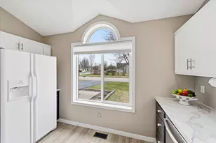402 Birch St SW, Isanti, MN 55040 - Photo 7