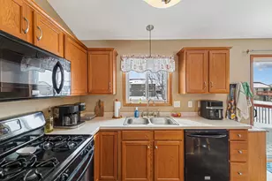 5779 Excalibur Ct NW, Rochester, MN 55901 - Photo 9