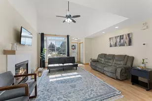 8706 Quarry Ridge Ln, Woodbury, MN 55125 - Photo 5