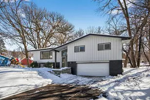 2301 Manor Dr, Burnsville, MN 55337 - Photo 3