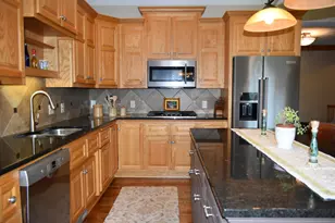 10726 Lyndale Bluffs Trail, Bloomington, MN 55420 - Photo 15