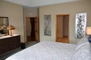 10726 Lyndale Bluffs Trail, Bloomington, MN 55420 - Photo 15