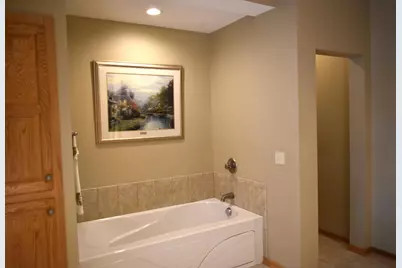 10726 Lyndale Bluffs Trail, Bloomington, MN 55420 - Photo 23