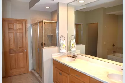 10726 Lyndale Bluffs Trail, Bloomington, MN 55420 - Photo 17