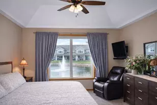 10726 Lyndale Bluffs Trail, Bloomington, MN 55420 - Photo 15