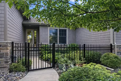 10726 Lyndale Bluffs Trail, Bloomington, MN 55420 - Photo 7