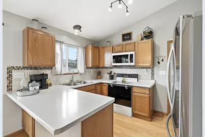 519 Sycamore Drive, New Richmond, WI 54017 - Photo 11