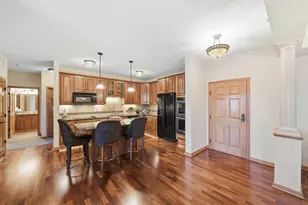 5275 Grandview Square, Edina, MN 55436 - Photo 3