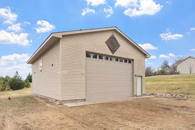 9675 Summit Place, Chaska, MN 55318 - Photo 11