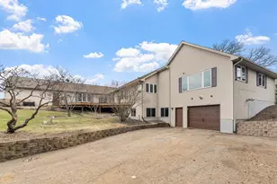 9675 Summit Pl, Chaska, MN 55318 - Photo 13