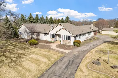 9675 Summit Place, Chaska, MN 55318 - Photo 5