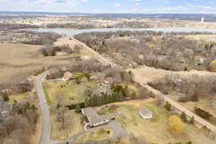 9675 Summit Pl, Chaska, MN 55318 - Photo 3