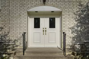 5721 Londonderry Rd, Edina, MN 55436 - Photo 5