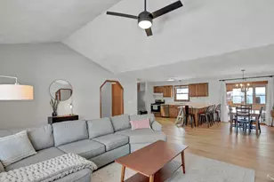 908 Apple Ln, Lake City, MN 55041 - Photo 7