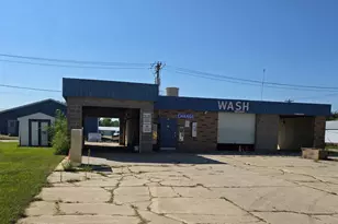 120 8th Ave NE, Pipestone, MN 56164 - Photo 1