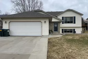 1302 36th St SW, Rochester, MN 55902 - Photo 25