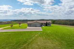 W1660 Maplewood Ln, Alma, WI 54610 - Photo 3