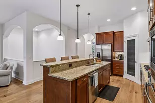 8736 Lake Riley Dr, Chanhassen, MN 55317 - Photo 15