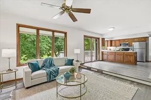 8452 Monterey Ct, Eden Prairie, MN 55347 - Photo 9