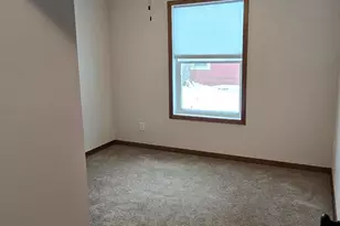 610 E 4th St, Albert Lea, MN 56007 - Photo 23