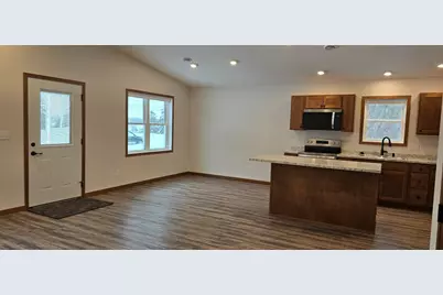 610 E 4th Street, Albert Lea, MN 56007 - Photo 7