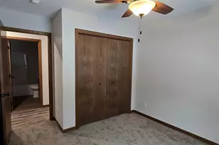 610 E 4th St, Albert Lea, MN 56007 - Photo 17