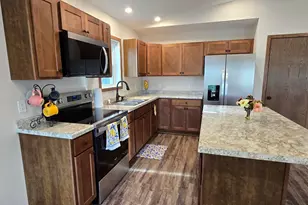 610 E 4th St, Albert Lea, MN 56007 - Photo 5