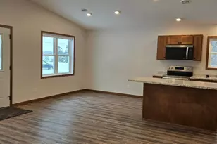 610 E 4th St, Albert Lea, MN 56007 - Photo 3