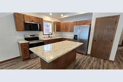 610 E 4th Street, Albert Lea, MN 56007 - Photo 9