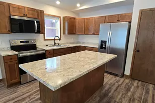 610 E 4th St, Albert Lea, MN 56007 - Photo 9