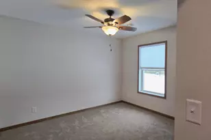 610 E 4th St, Albert Lea, MN 56007 - Photo 27