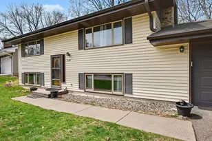 536 Riviera Dr, New Brighton, MN 55112 - Photo 5