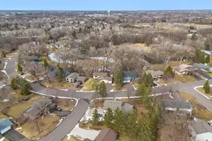 281 Woodridge Dr, Vadnais Heights, MN 55127 - Photo 7