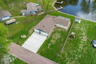 918 Marian St, Waterville, MN 56096 - Photo 57