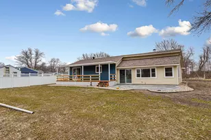 918 Marian St, Waterville, MN 56096 - Photo 9