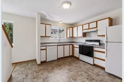 9060 Scarlet Globe Drive, Eden Prairie, MN 55347 - Photo 7