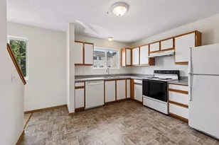 9060 Scarlet Globe Dr, Eden Prairie, MN 55347 - Photo 7