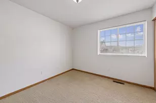 9060 Scarlet Globe Dr, Eden Prairie, MN 55347 - Photo 15